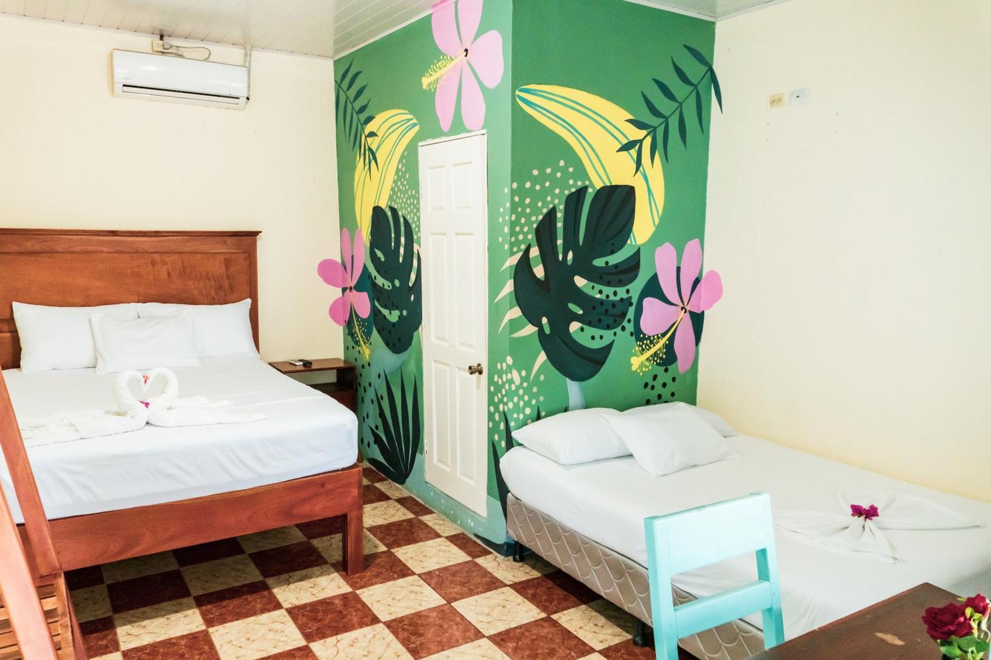 Hostal Eden Moyogalpa Exteriör bild