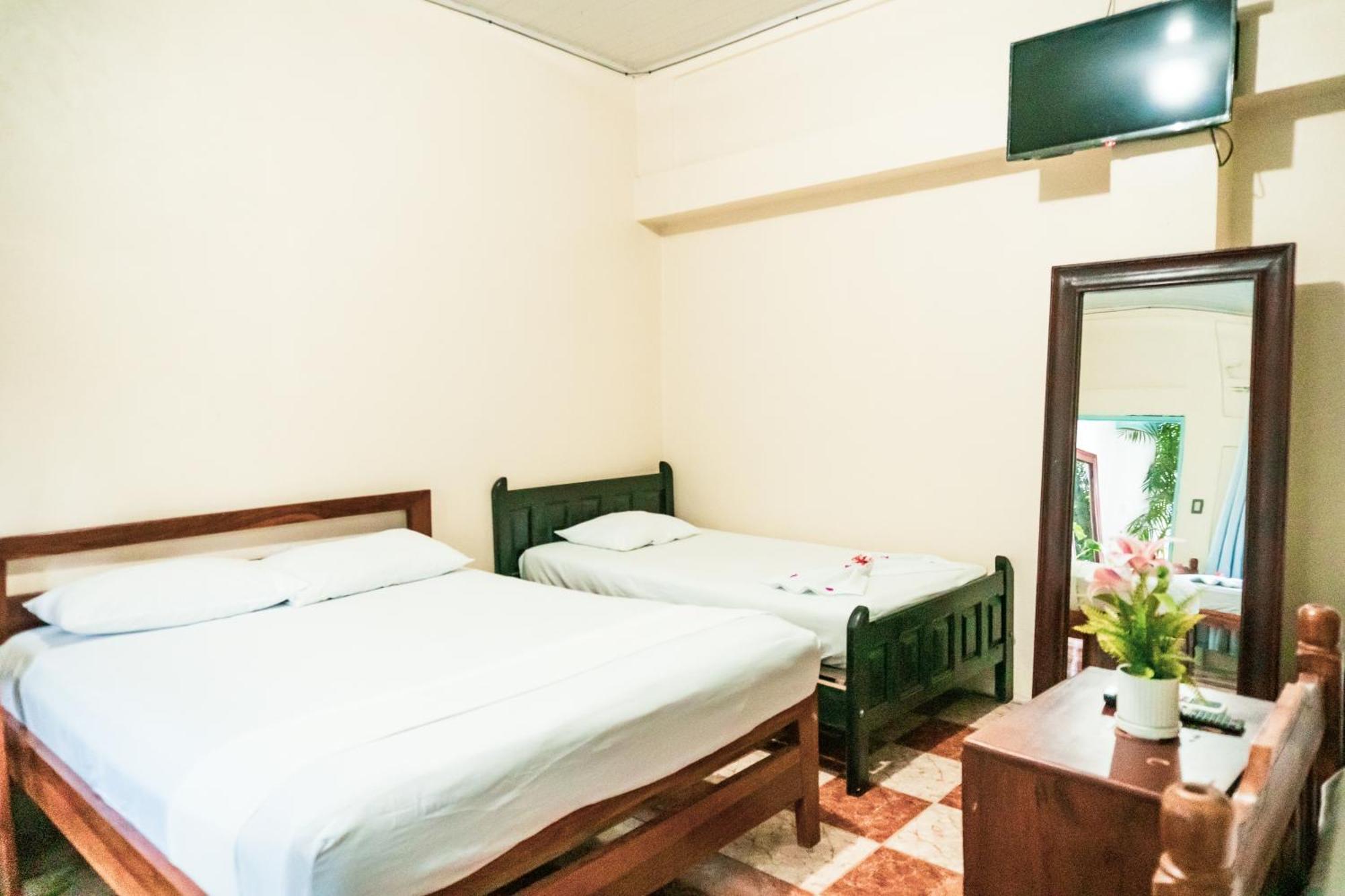 Hostal Eden Moyogalpa Exteriör bild