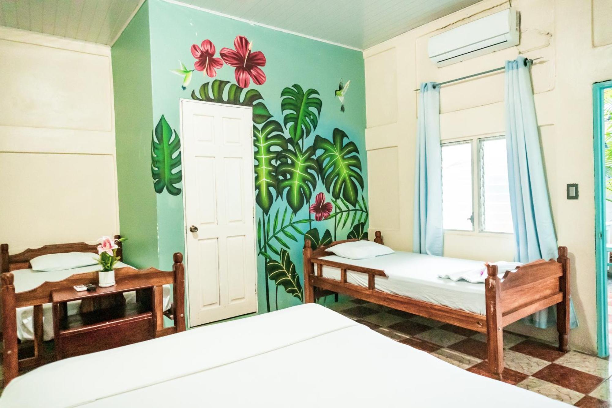Hostal Eden Moyogalpa Exteriör bild