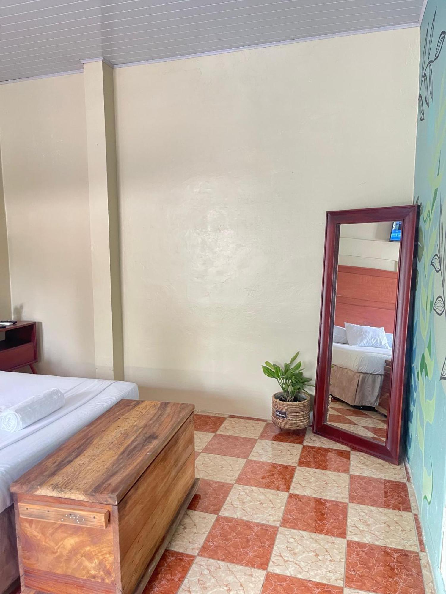 Hostal Eden Moyogalpa Exteriör bild
