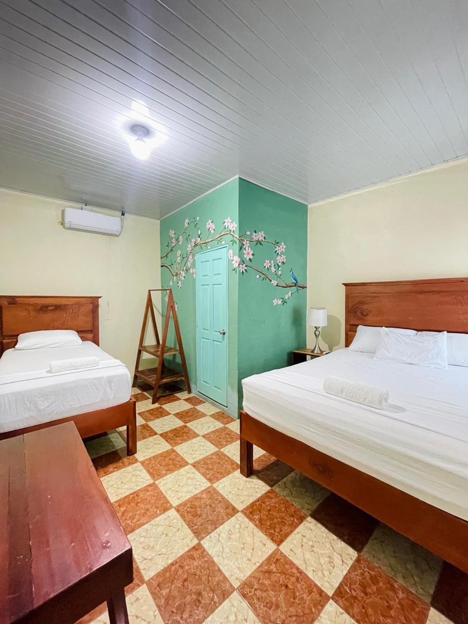 Hostal Eden Moyogalpa Exteriör bild